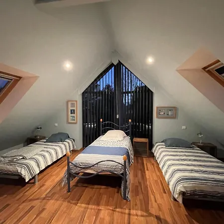 Jolie Maison De Avec Vue Magnifique Sur Le Jardin بيت للعطل كومْبْري