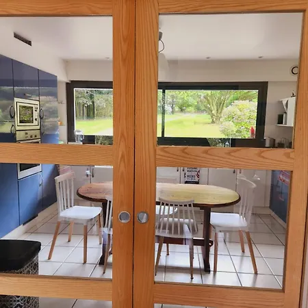Jolie Maison De Avec Vue Magnifique Sur Le Jardin كومْبْري