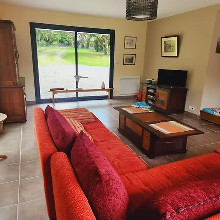 Jolie Maison De Avec Vue Magnifique Sur Le Jardin بيت للعطل كومْبْري